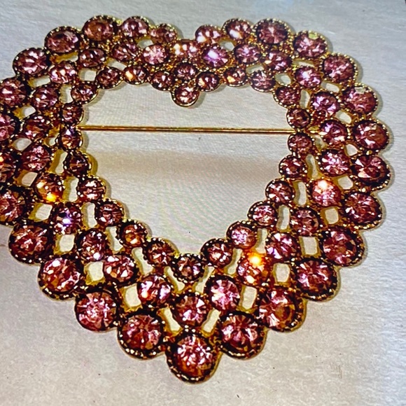 Monet Jewelry - MONET heart, brooch, pin, baby, pink crystals